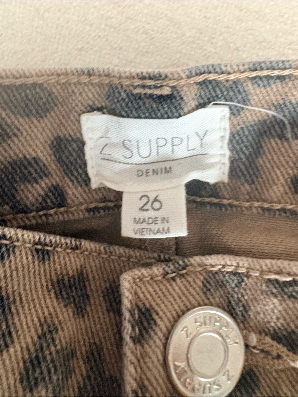 Z Supply Marli Denim Leopard Pants in Natural. Size 26 - Picture 14 of 15